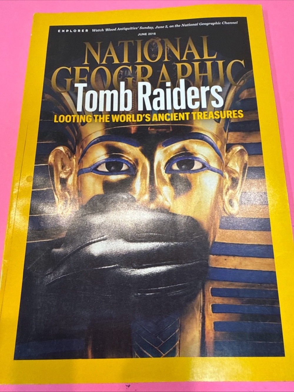 NATIONAL GEOGRAPHIC MAGAZINE  JUNE 2016 TOMB RAIDERS   TIGER SHARKS   JUAREZ
